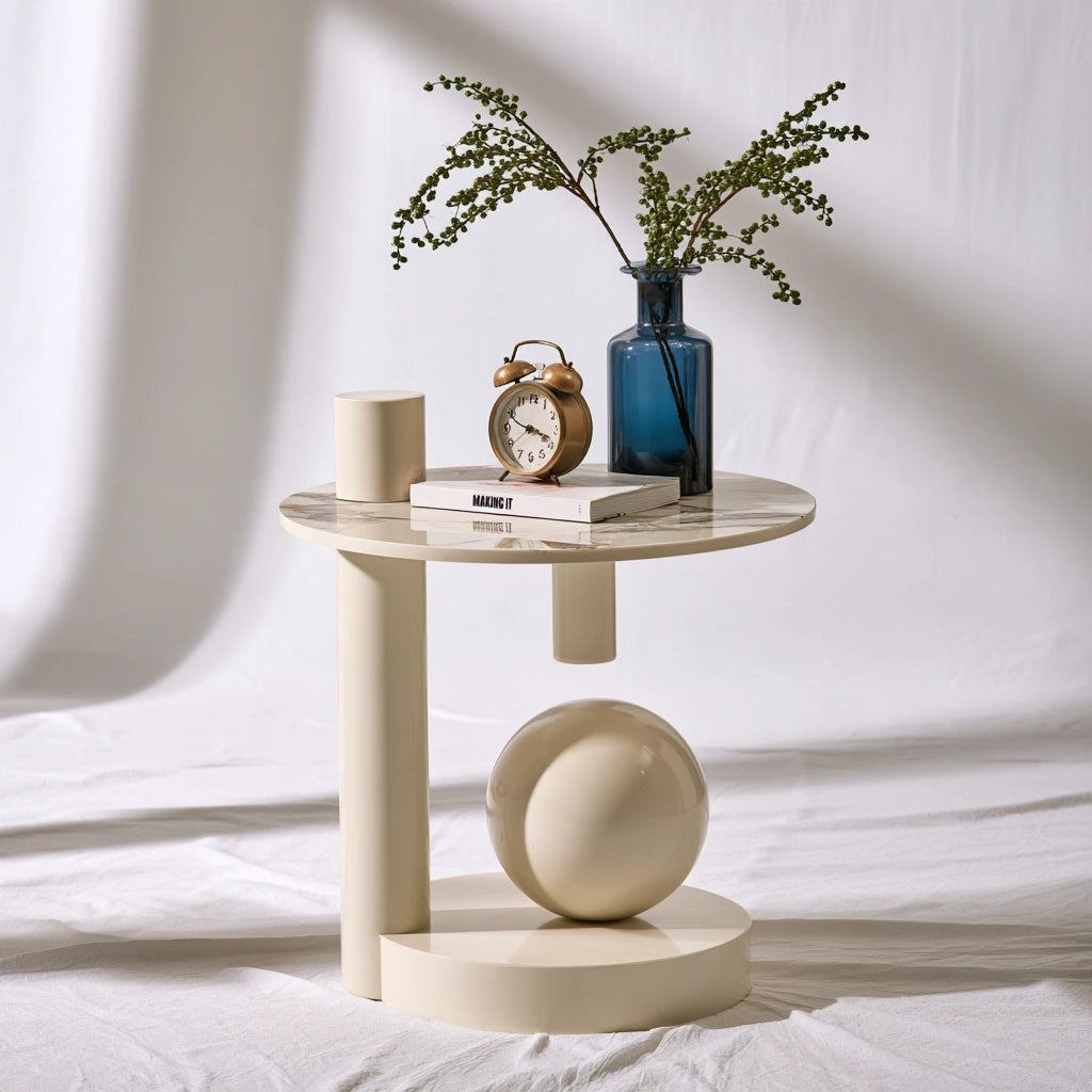 Table d'appoint aux lignes épurées, coloris crème