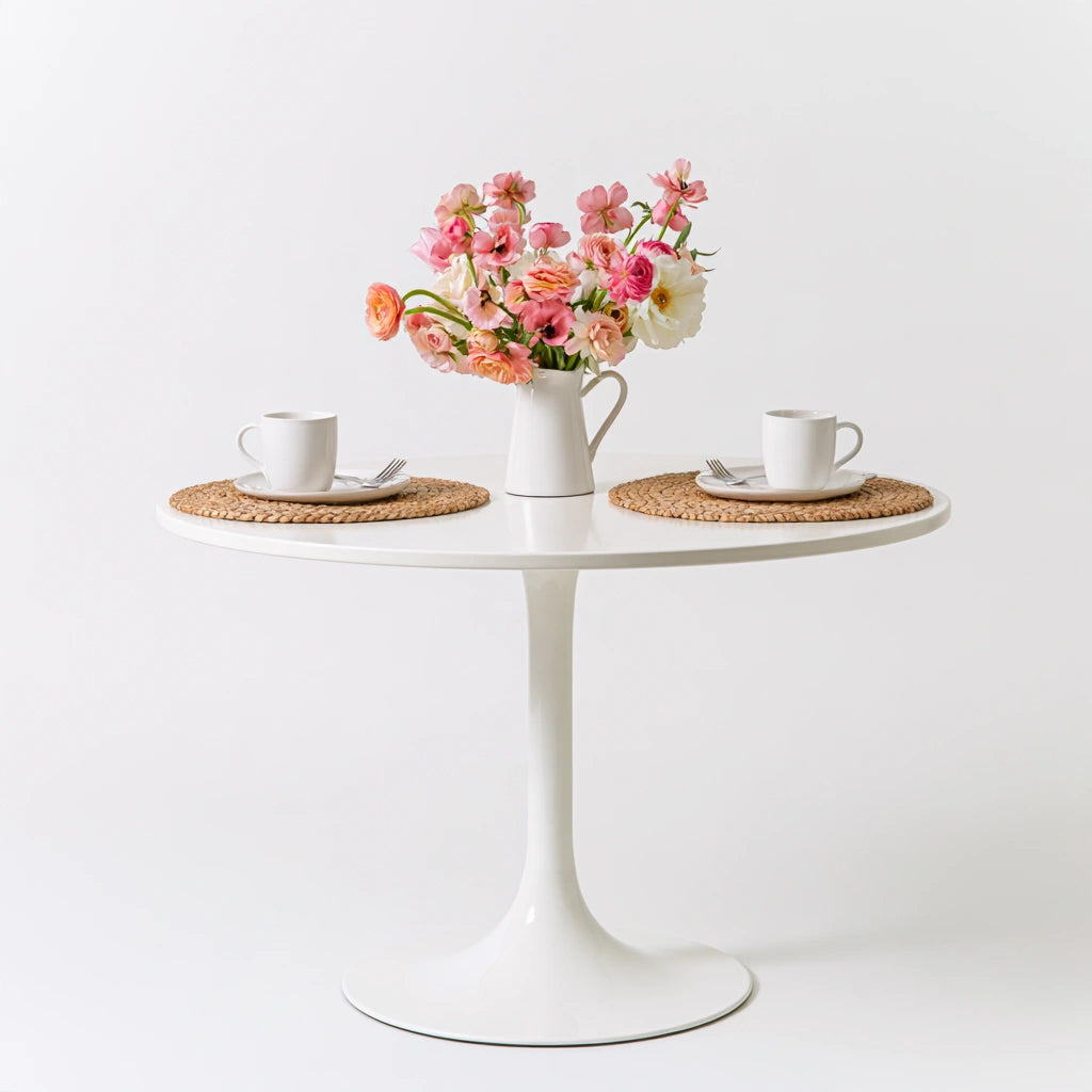 Table sur pied central aux lignes épurées, coloris blanc